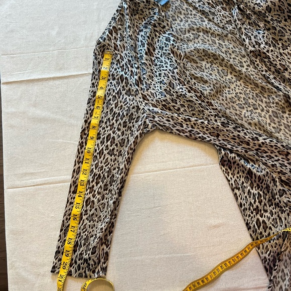 Women’s Chicos Travelers Leopard Print 3/4 Cardigan Rayon Nylon Blend Size XL - Picture 7 of 7